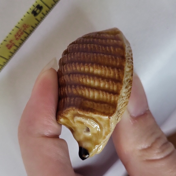 Wade Whimsies Hedge Hog Porccipine Vintage Wade Figurine little over 1.5" - Picture 8 of 9